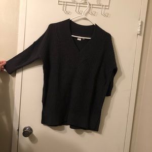 Thick dark gray top from Simons (Twik)